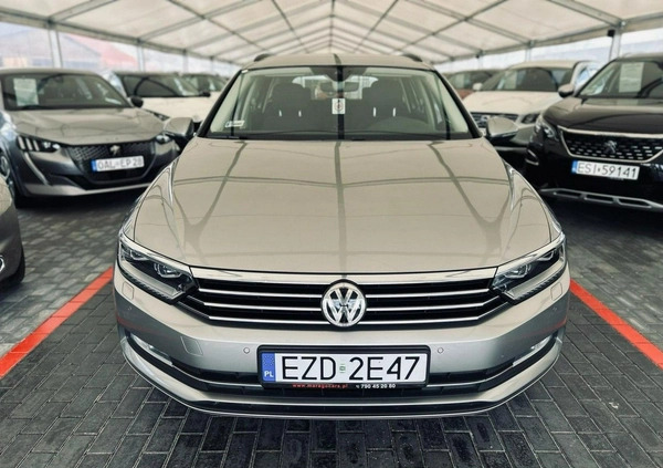 Volkswagen Passat cena 46900 przebieg: 225000, rok produkcji 2015 z Radom małe 781